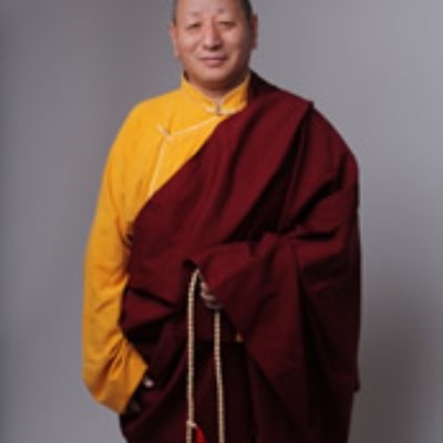 Досточтимый Лама Йонтен Гиалтсо продолжатель тибетской традиции Джонанг держатели Калачакра-тантры.