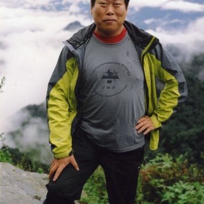 Патриарх Школы Чжун Юань Цигун, Гранд-Мастер Цигун, профессор Сюй Минтан.